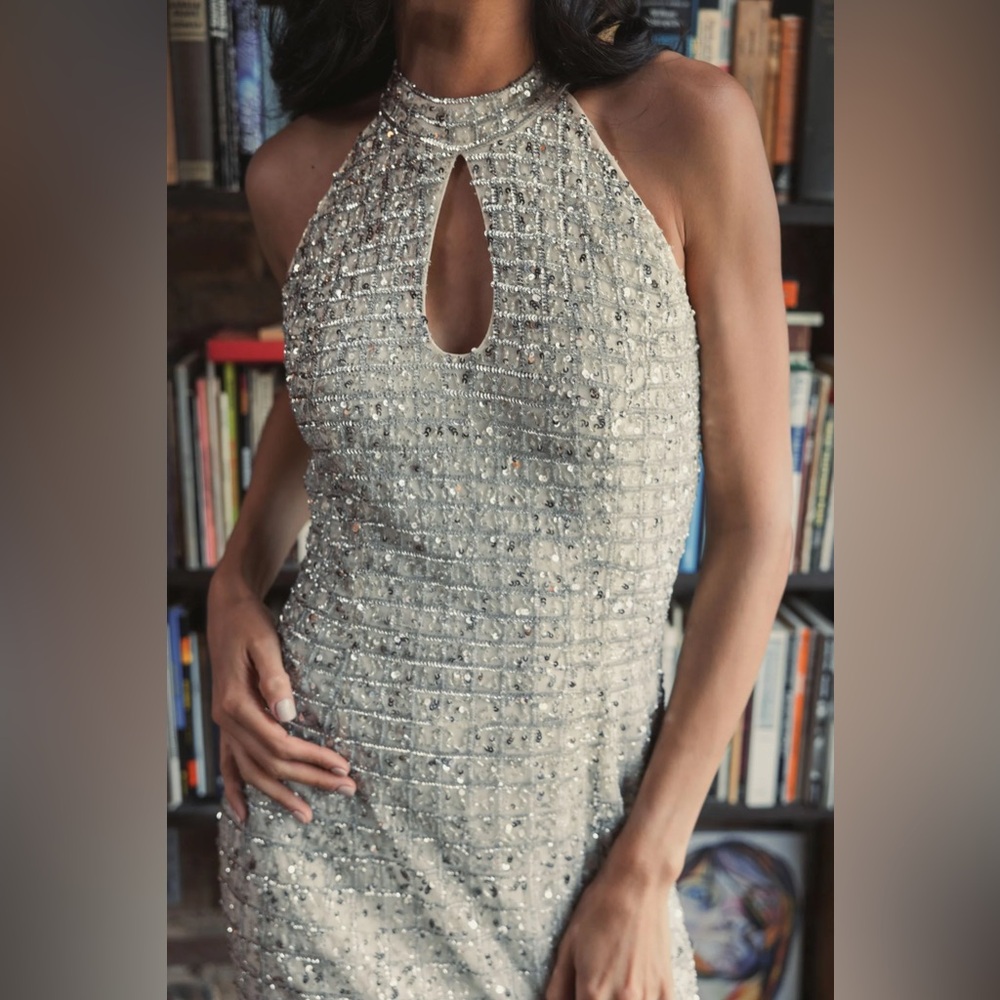 MAC DUGGAL
Silver Embellished Halter Neck Keyhole Gown - Picture 4 of 17